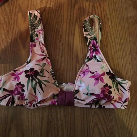 Simply gorgeous NWT bikini top floral size L - Picture 2 of 4